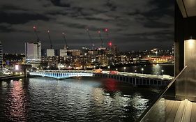 2 Bed 2 Bath - Amazing Views Of London And River Thames